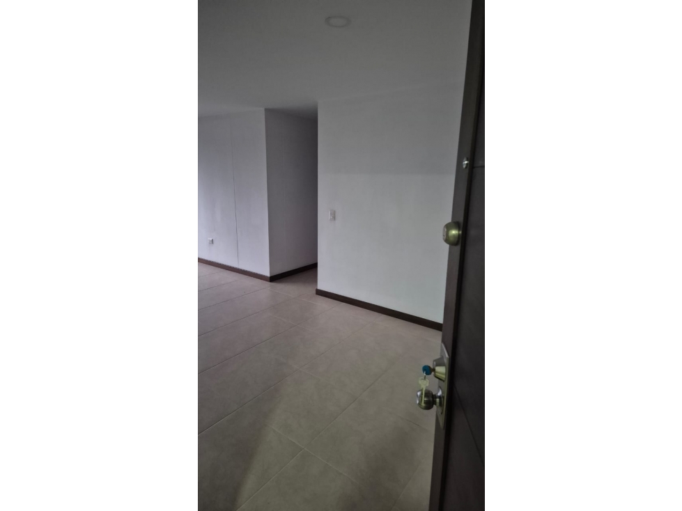 APARTAMENTO LA CEJA CERCA AL VIVA SECTOR SAN CAYETANO — foto 5