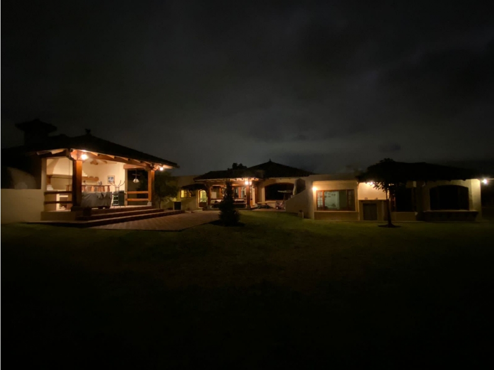 VENTA HERMOSA CASA QUITO ECUADOR TUMBACO EN CONJUNTO PRIVADO DE LUJO - 6