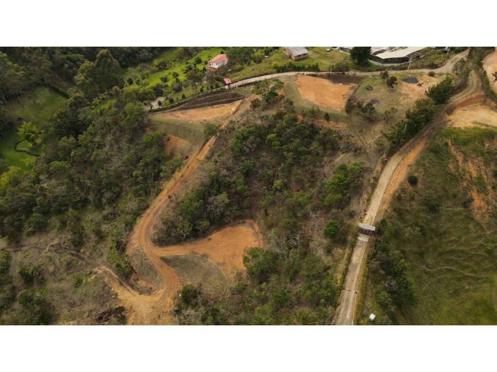 LOTES EN SAN VICENTE VEREDA CHAPARRAL A 12 KILOMETROS DE LA AUTOPISTA