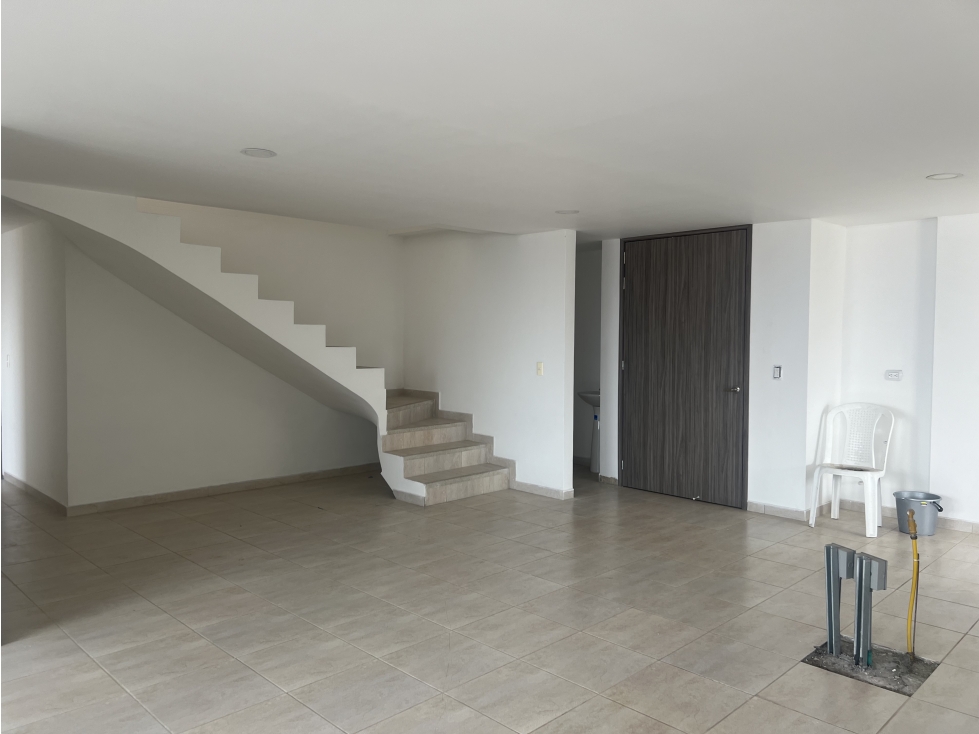APARTAMENTO PENTHOUSE SABANETA CALLE LARGA PARA TERMINAR A TU GUSTO — foto 3