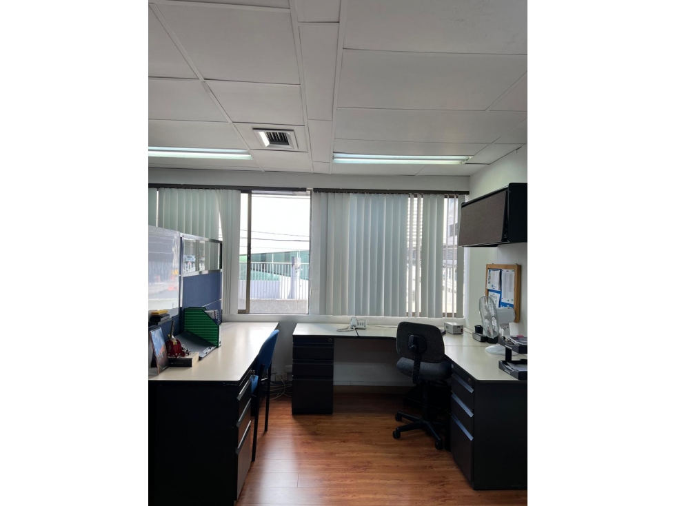 OFICINAS EN EL POBLADO CERCA AL CC OVIEDO