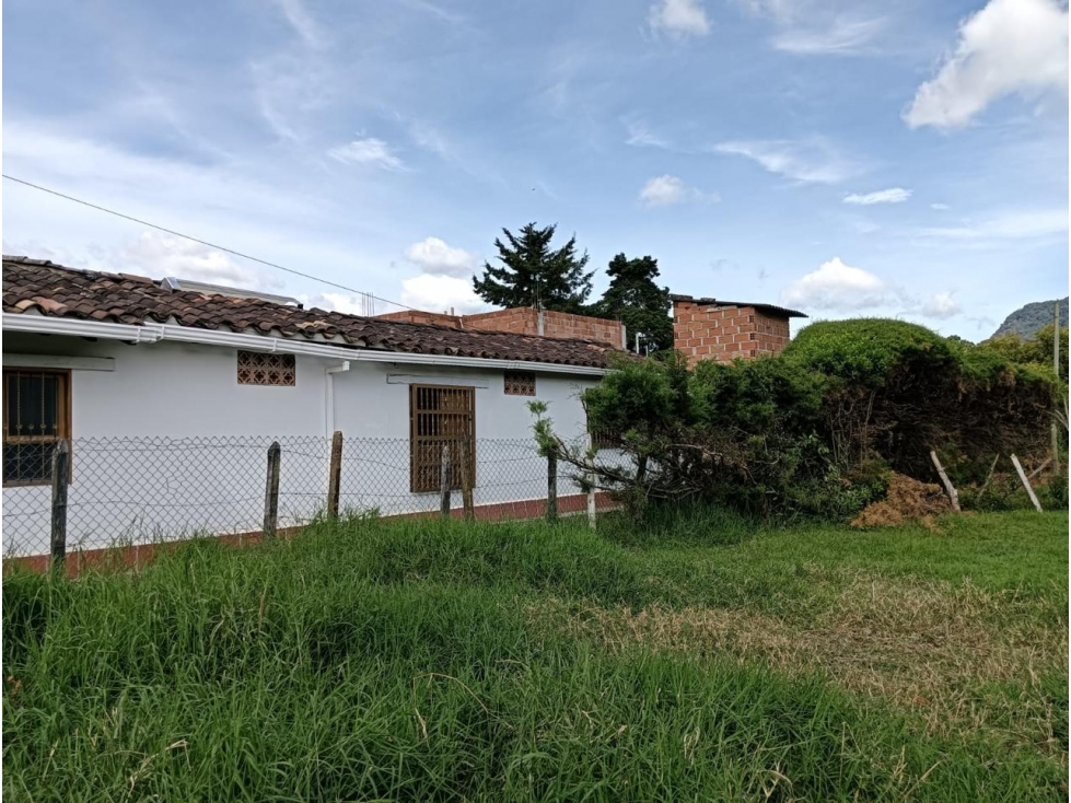 LOTE URBANO SOBRE LA VIA EN SECTOR DE VALORIZACION LA CEJA — foto 2