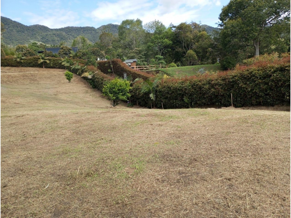 LOTE  EN VENTA EN LA CEJA VEREDA EL CANADA