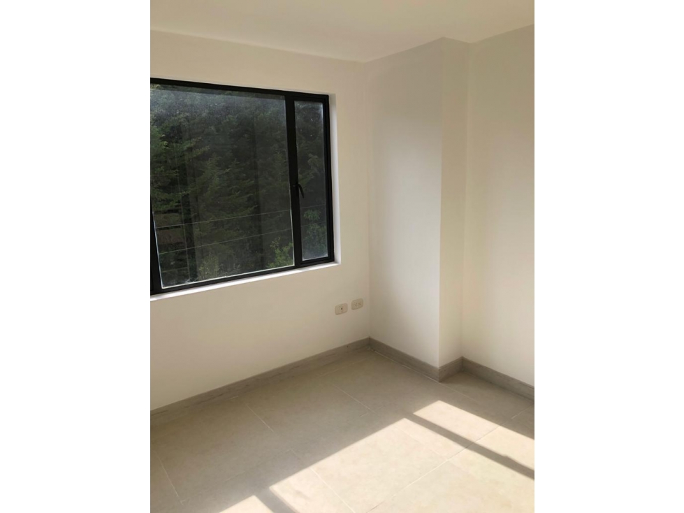 APARTAMENTO EN EL RETIRO ULTIMO PISO CON ASCENSOR — foto 6