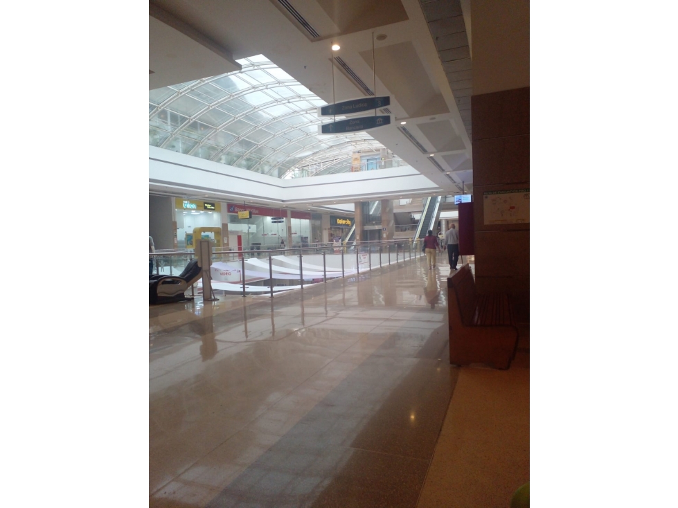 LOCAL EN CENTRO COMERCIAL EN CALI VALLE DEL CAUCA