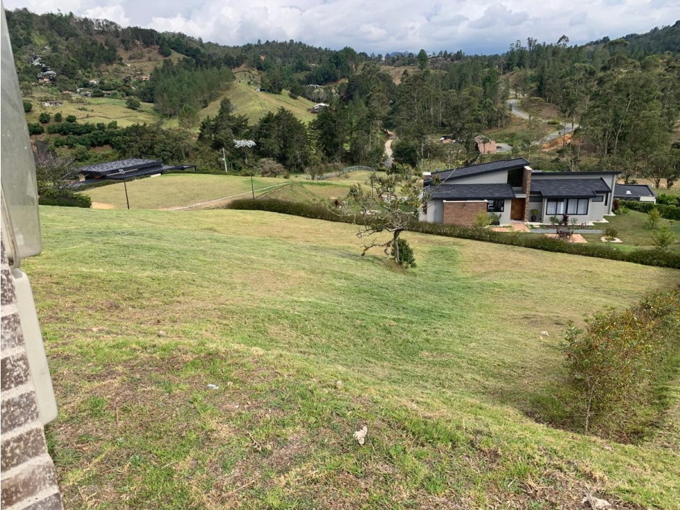 LOTE ESQUINERO EL RETIRO VEREDA PANTANILLO EN PARCELACION CON VISTA