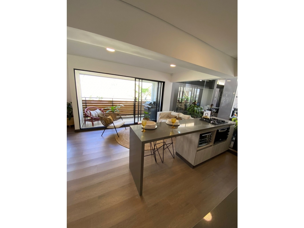 APARTAMENTO EN LA UNIDAD MAS COMPLETA DEL RETIRO — foto 4