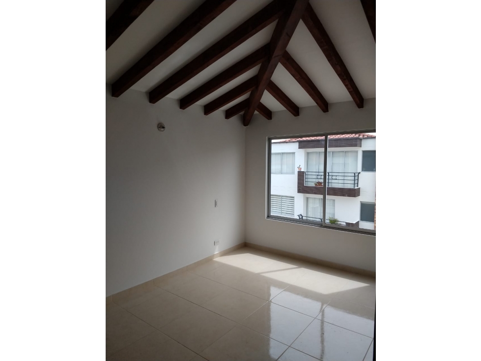 CASA DE 2 NIVELES CON ACABADOS DE LUJO CARMEN DE VIBORAL - 5