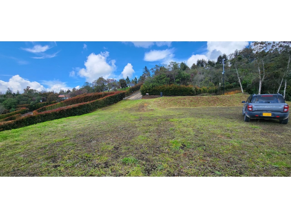 HERMOSO LOTE EN PARCELACIÓN EN GUARNE — foto 3