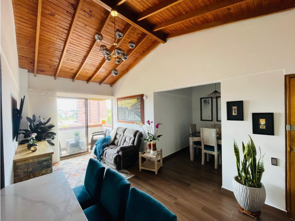 HERMOSO APARTAMENTO REMODELADO EN ZONA CENTRAL DE RIONEGRO — foto 2
