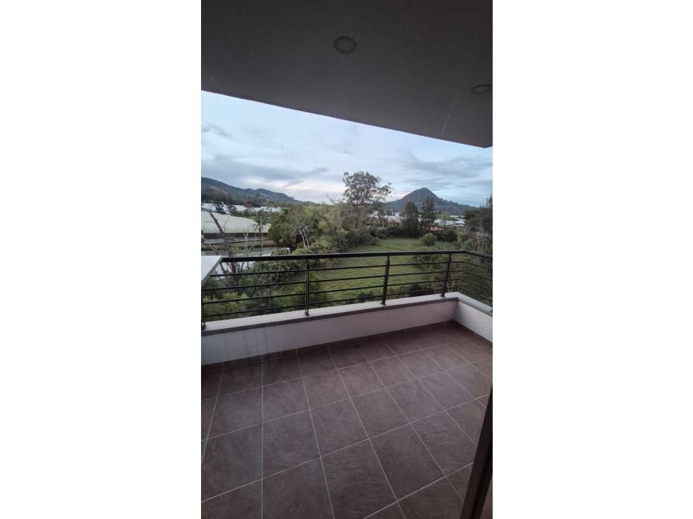APARTAMENTO LA CEJA CERCA AL VIVA SECTOR SAN CAYETANO — foto 3
