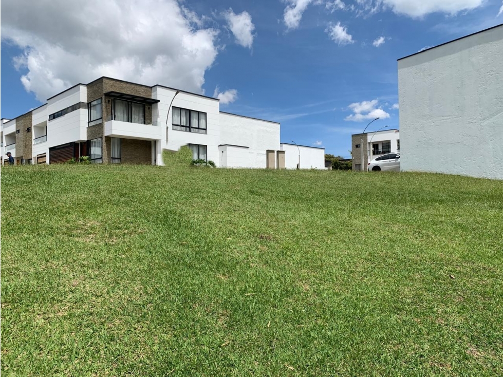 LOTE LLANOGRANDE UNIDAD CERRADA