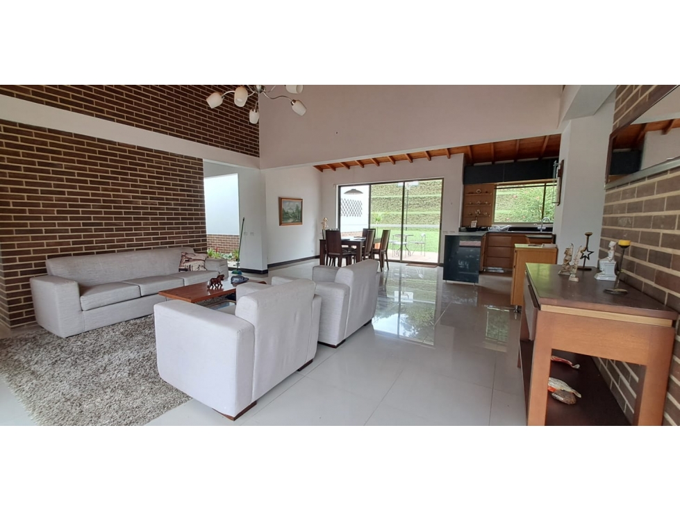 HERMOSA CASA FINCA AMOBLADA EN GUARNE VEREDA LA CLARITA — foto 2