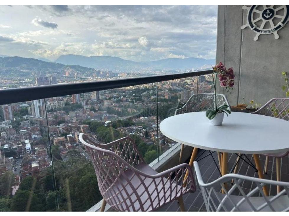 HERMOSO APARTAMENTO MODERNO CON HERMOSA VISTA EN ENVIGADO