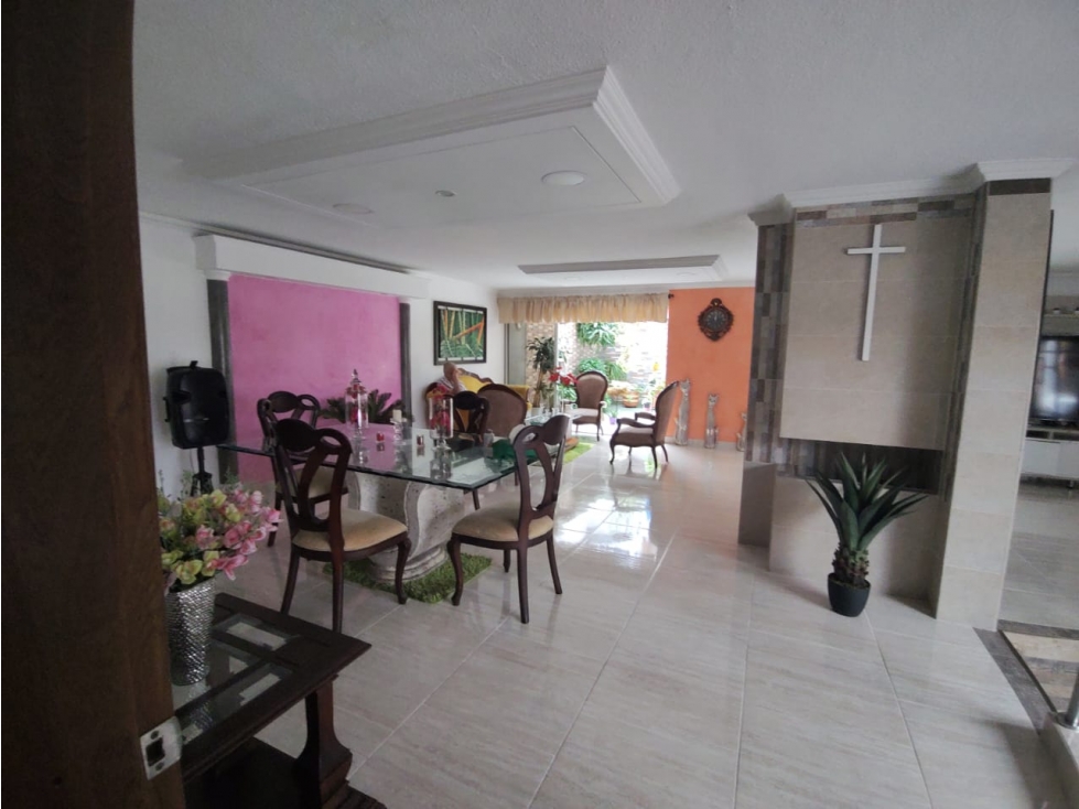 CASA PRIMER PISO LAURELES LA CASTELLANA CERCA AL EXITO DE LA 80 — foto 4