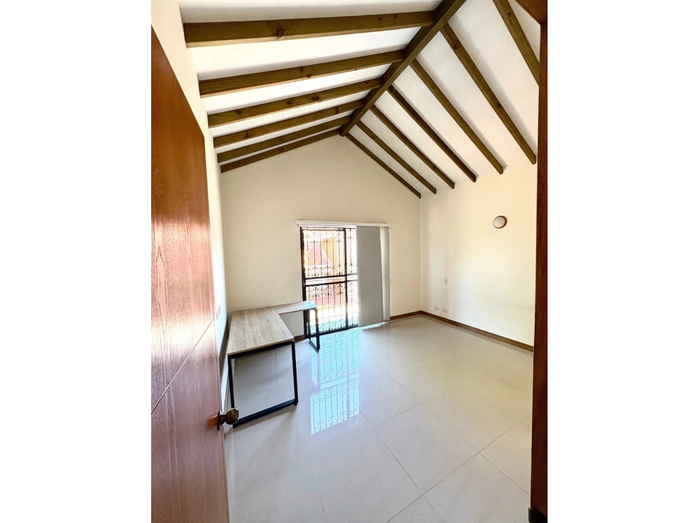 CASA RIONEGRO SECTOR  GUALANDAY LLANOGRANDE EN UNIDAD CERRADA — foto 2