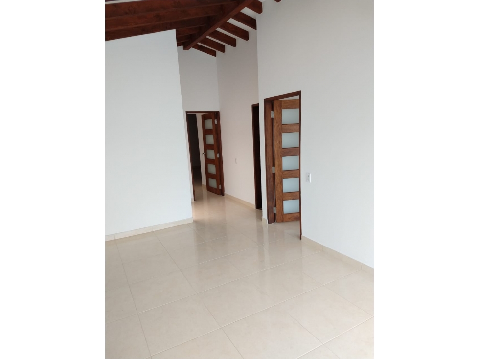 CASA DE 2 NIVELES CON ACABADOS DE LUJO CARMEN DE VIBORAL - 4