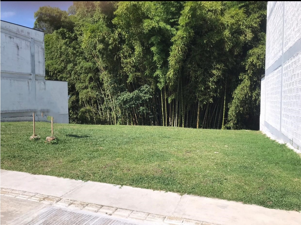 CONSTRUYE TU CASA EN LOTE LLANOGRANDE EXCELENTE UBICACION — foto 3