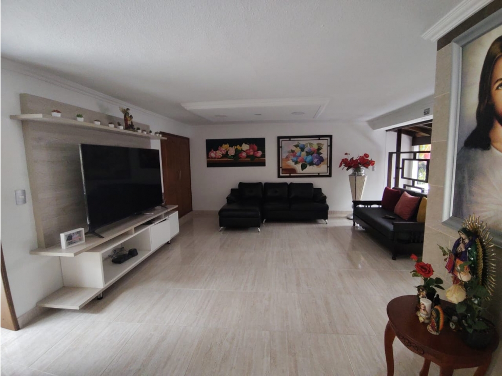 CASA PRIMER PISO LAURELES LA CASTELLANA CERCA AL EXITO DE LA 80 — foto 3