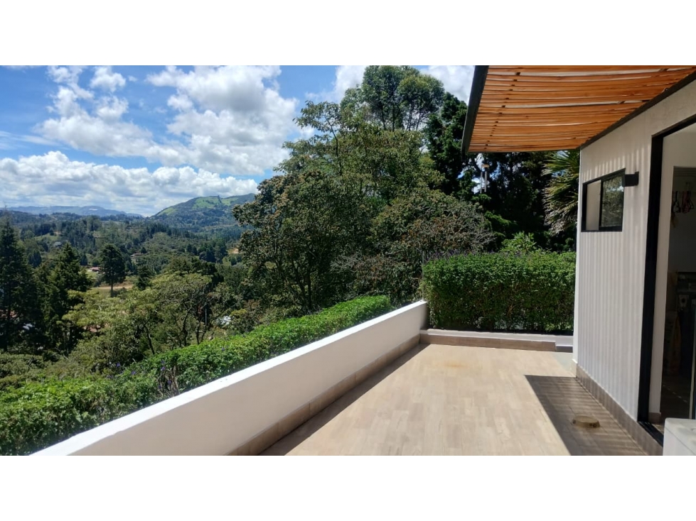 CASA FINCA GUARNE VEREDA SALADO A 7 MINUTOS DEL PUEBLO DE GUARNE