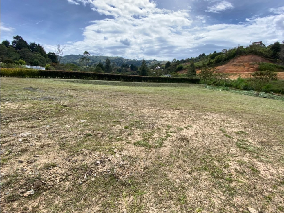 LOTE EN GUARNE EN PARCELACION A 7 MINUTOS DEL AEROPUERTO — foto 3
