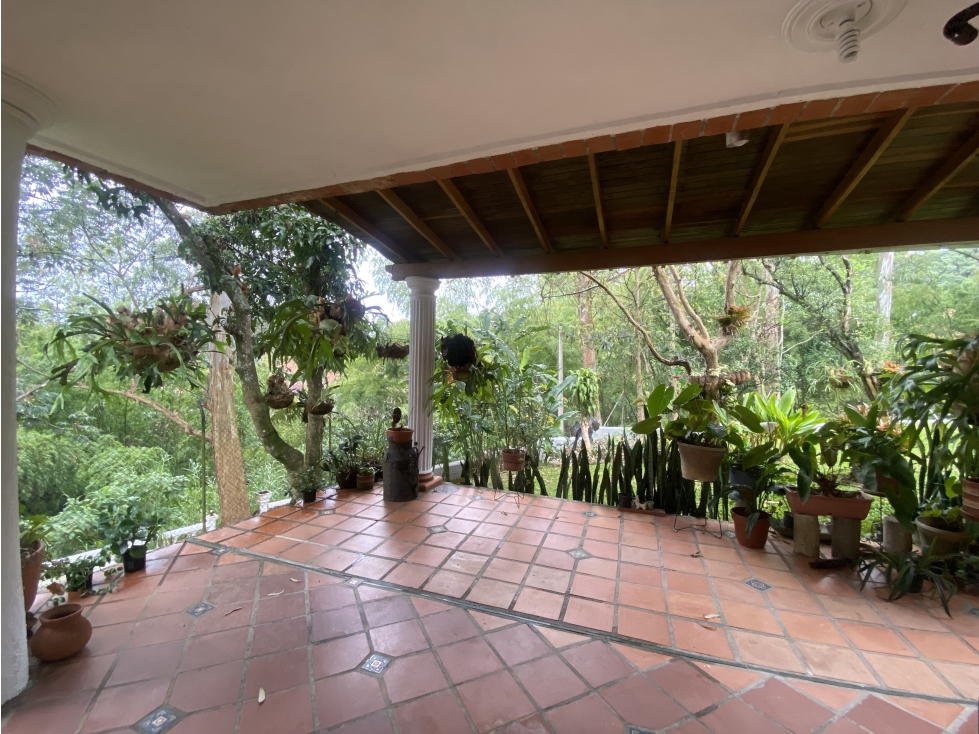 CASA UNIFAMILIAR VENTA AMPLIA ILUMINADA ENVIGADO SECTOR BENEDICTINOS — foto 3