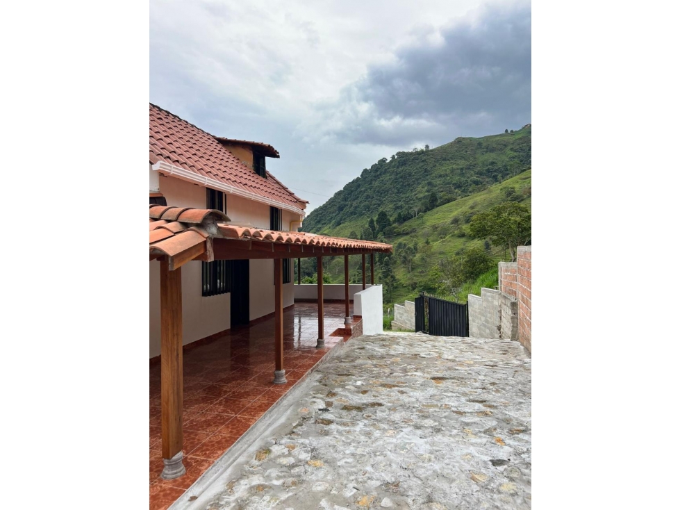 ESPECTACULAR FINCA CON UNA EXCELENTE UBICACION Y CLIMA — foto 3