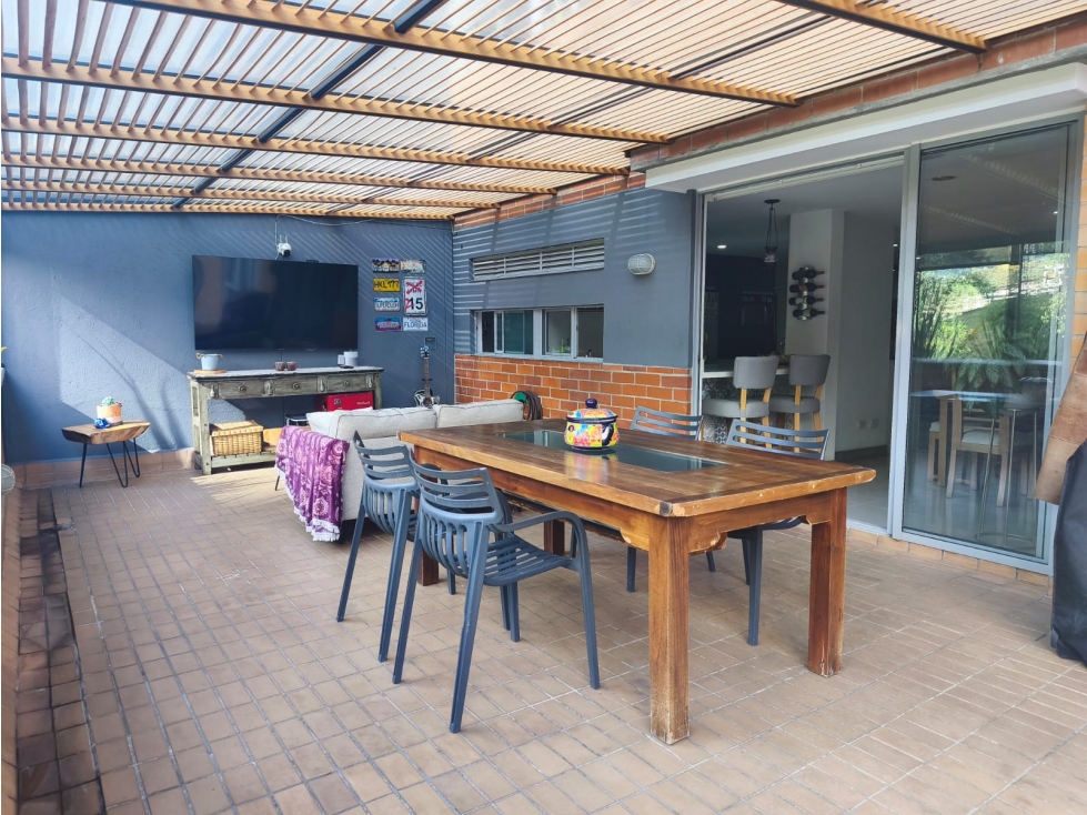 APARTAMENTO CON TERRAZA EN VENTA EN LOMA DE LAS BRUJAS — foto 2