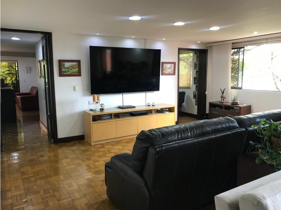 AMPLIO APARTAMENTO POBLADO CASTROPOL PARTE BAJA — foto 4