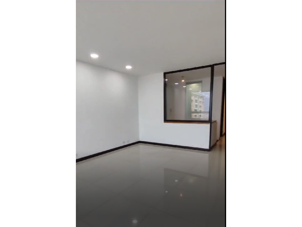 APARTA OFICINA MEDELLIN POBLADO SECTOR PALMAS PISO MEDIO — foto 3