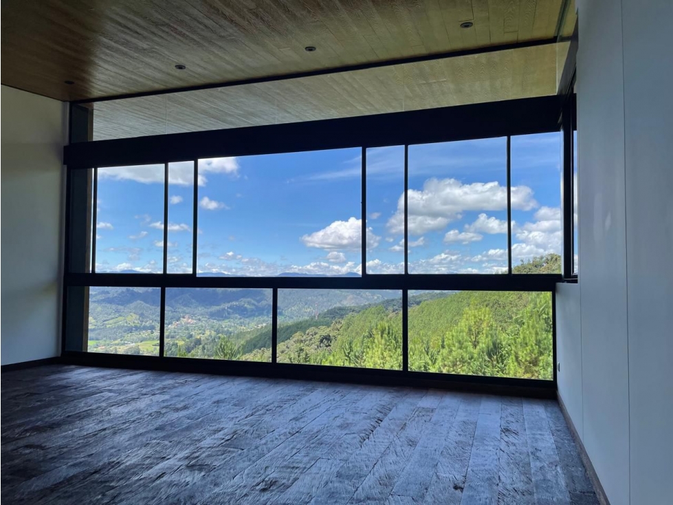 AMPLIO Y HERMOSO APARTAMENTO CON VISTA VERDE EN EL RETIRO — foto 6
