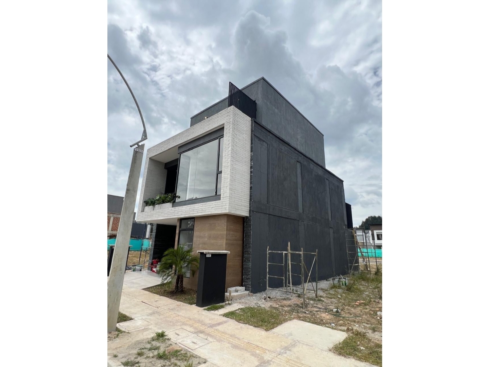 ESTRENA CASA DE 3 NIVELES EN UNIDAD ABIERTA RIONEGRO BARRO BLANCO — foto 4
