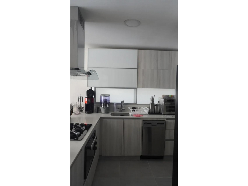 AMPLIO APARTAMENTO CIUDAD DEL RIO MEDELLIN — foto 2