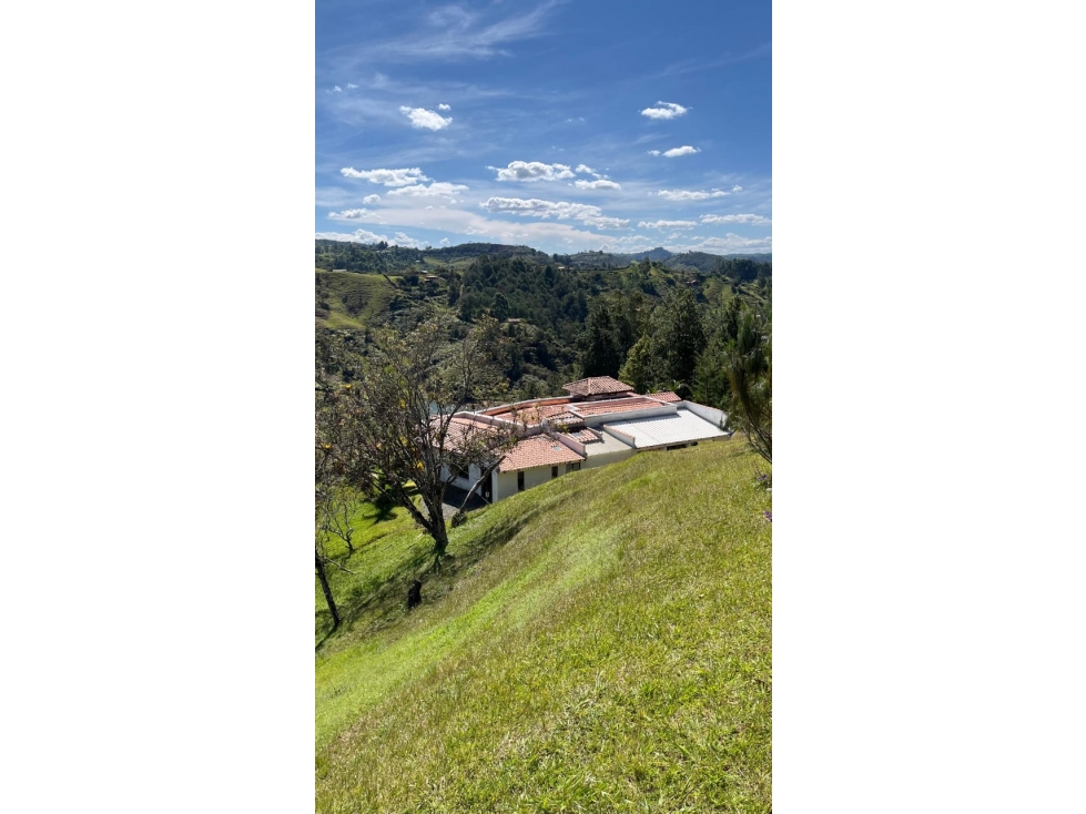 CASA CAMPESTRE EN PARCELACION GUATAPE VEREDA EL MARIAL — foto 2