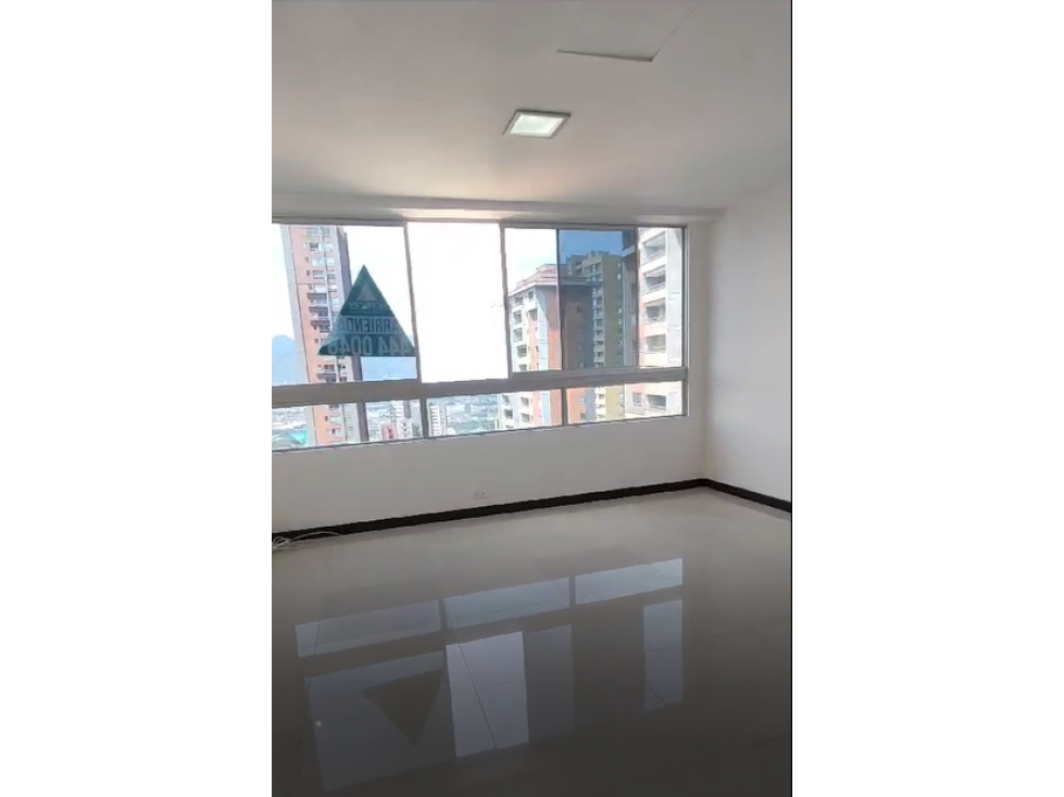 APARTA OFICINA MEDELLIN POBLADO SECTOR PALMAS PISO MEDIO — foto 6