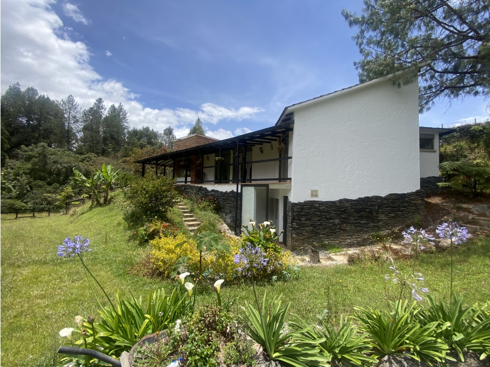 AMPLIA CASA CAMPESTRE ENVIGADO CERCA A INDIANA SECTOR ALTO DE PALMAS — foto 2