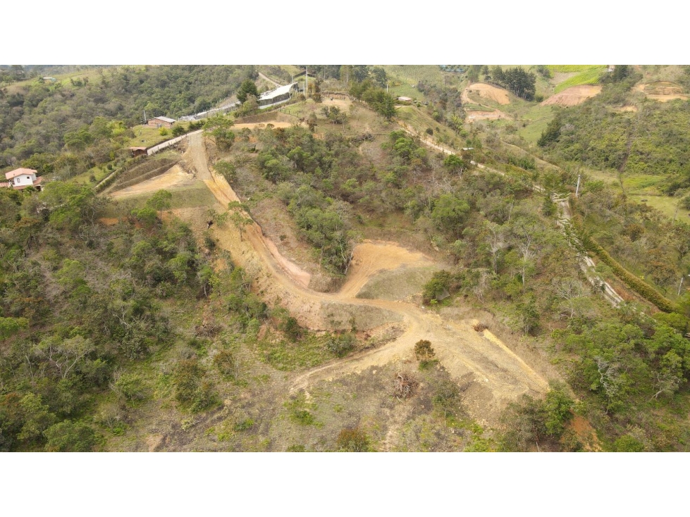 LOTES EN SAN VICENTE VEREDA CHAPARRAL A 12 KILOMETROS DE LA AUTOPISTA — foto 2