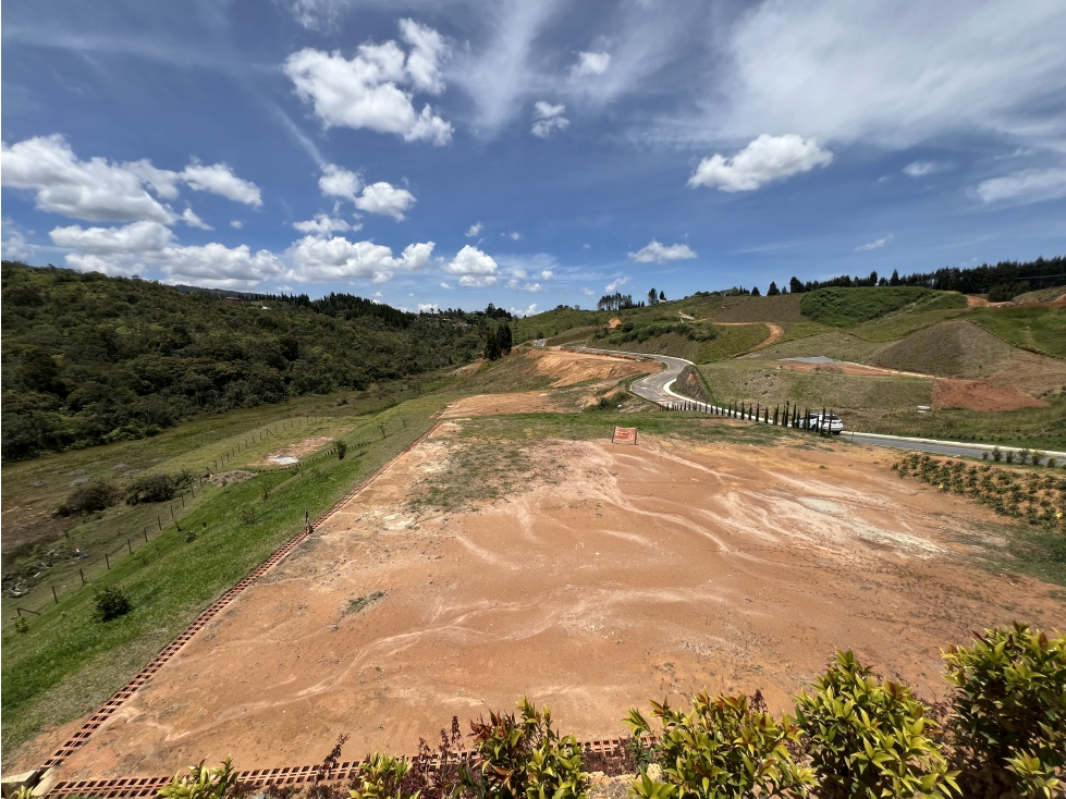 LOTE EN GUARNE UNIDAD CERRADA GUARNE A SOLO 10 MIN DEL AEROPUERTO — foto 3