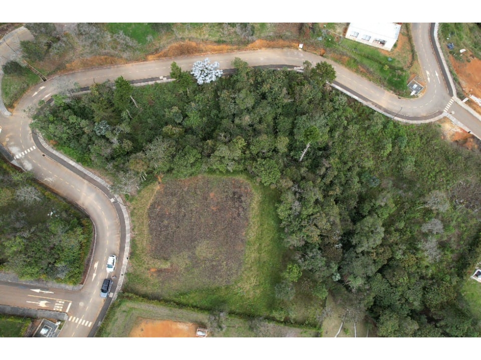 HERMOSO LOTE EN PARCELACIÓN EN GUARNE — foto 4