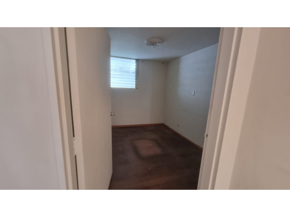 APARTAMENTO EN LAURELES PARA REMODELAR EXCELENTE PRECIO METRO2 — foto 6