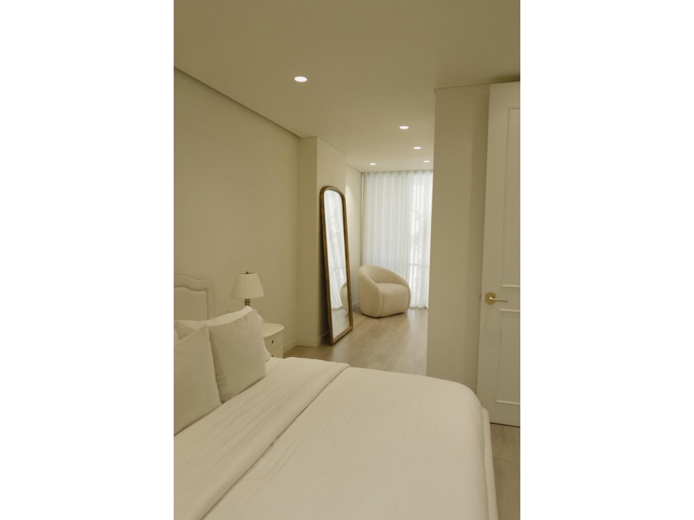 APARTAMENTO MEDELLIN TOTALMENTE REMODELADO POBLADO CIUDAD DEL RIO — foto 4