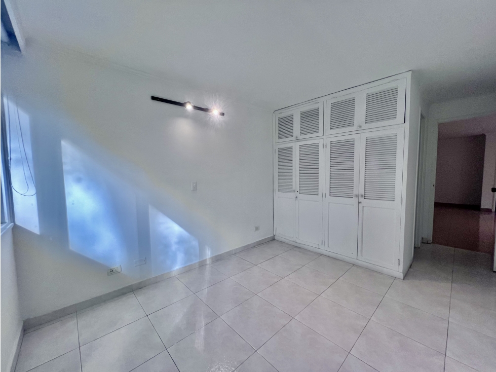 APARTAMENTO POBLADO SECTOR LAS LOMAS PARA REMODELAR — foto 5