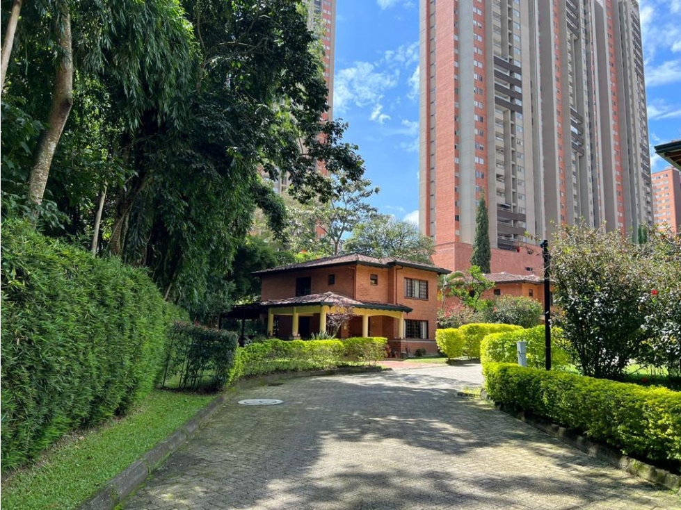 HERMOSA CASA EN UNIDAD EXCLUSIVA EN SABANETA — foto 2
