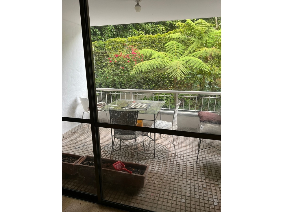 AMPLIO APARTAMENTO TIPO TOWNHOUSE