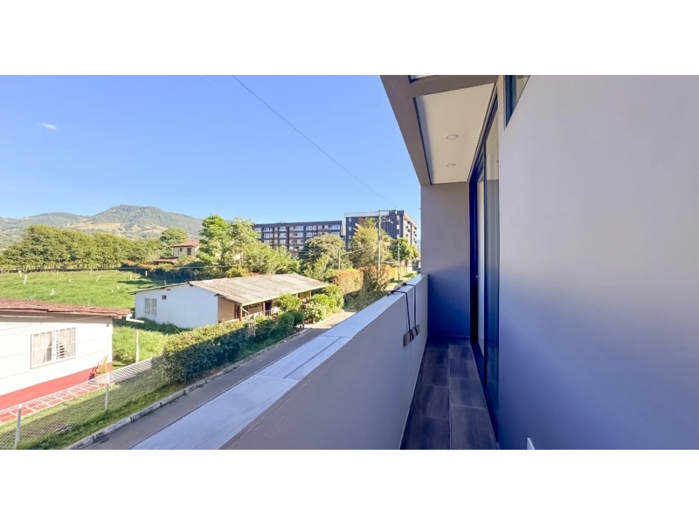 CASA EN UNIDAD ABIERTA EN LA CEJA CERCA AL VIVA — foto 4