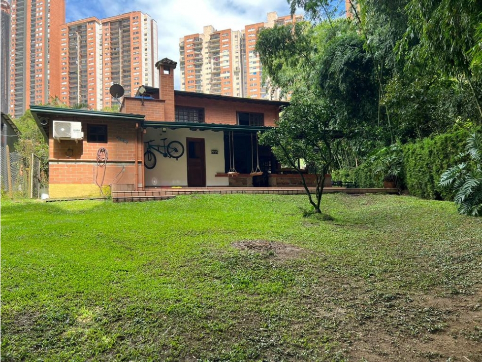 HERMOSA CASA EN UNIDAD EXCLUSIVA EN SABANETA — foto 4