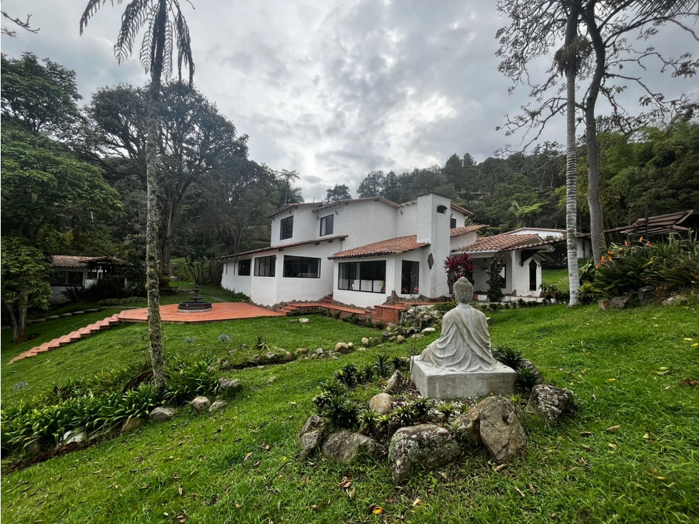 CASA EN PARCELACION EL RETIRO VIA CARABANCHEL