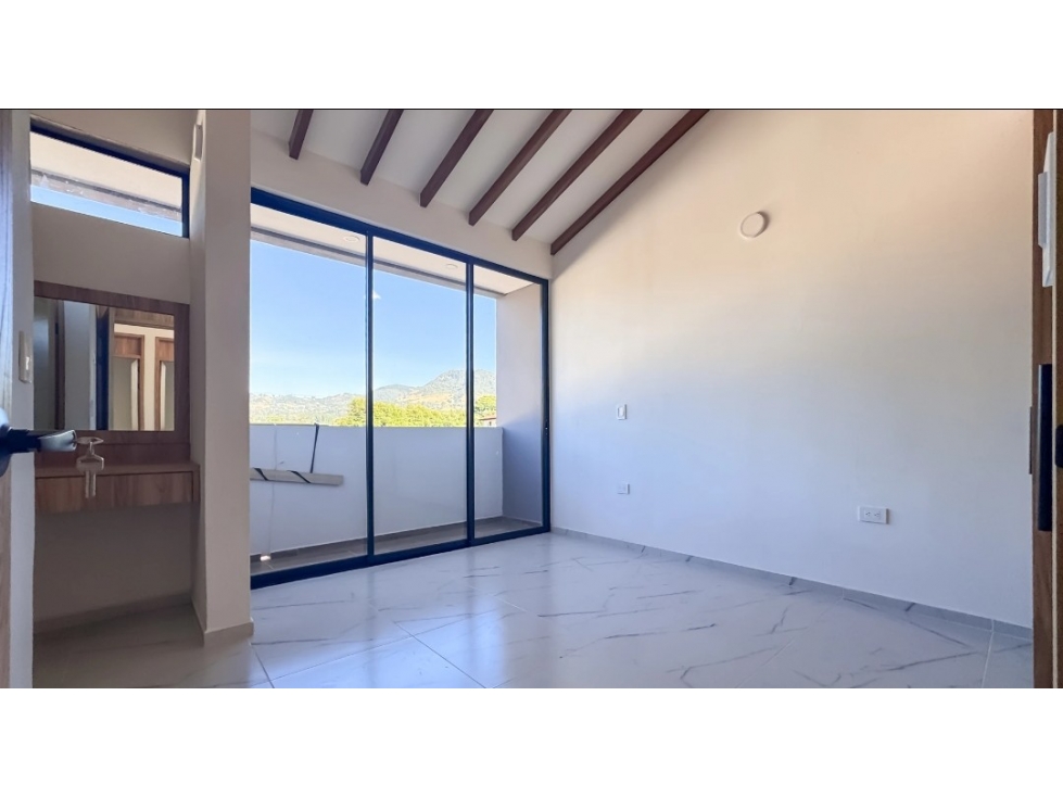 CASA EN UNIDAD ABIERTA EN LA CEJA CERCA AL VIVA — foto 3