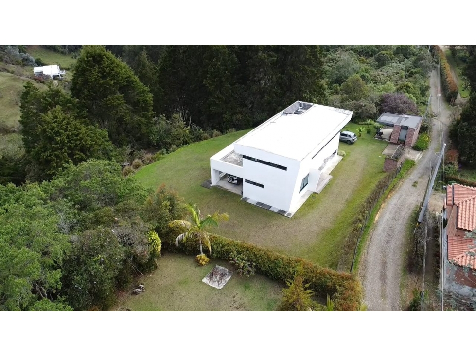 MODERNA CASA CAMPESTRE GUARNE VEREDA LA MOSQUITA — foto 2