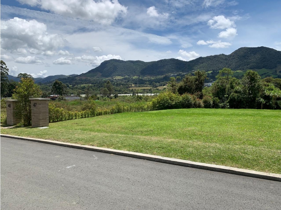 LOTE EN LA CEJA EN HERMOSO CONDOMINIO - 5